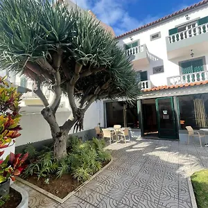 Maison d'hôtes Valhalla Panorama - The Old Residencial Pina Funchal (Madeira)